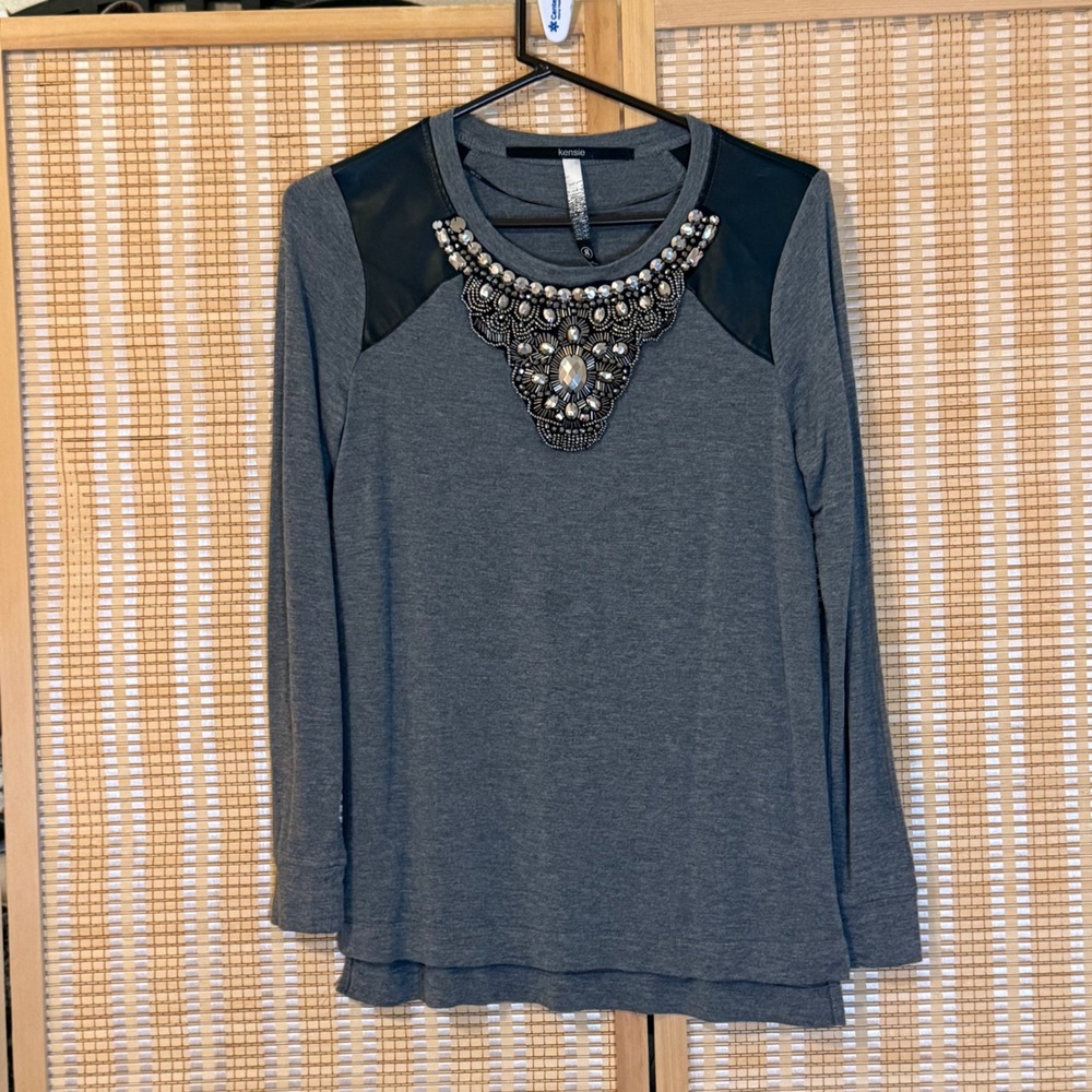 Kensie Womens Gray Embellished Beaded Neck Faux Leather Shoulder Top Size S
